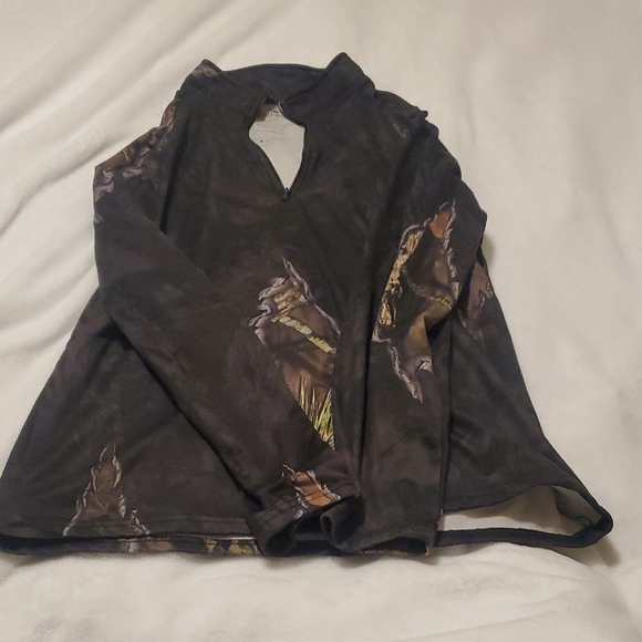 Mossy Oak Black and Gray Apparel - Picture 6 of 6